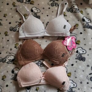 💙2/$8💙 dELiA*s 3 Pack Of Bras